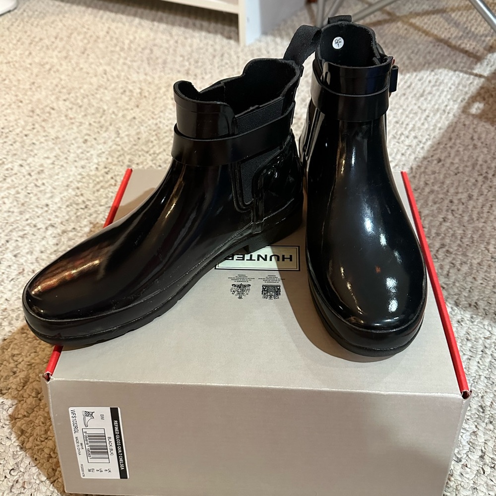 Hunter Black Refined Gloss Quilt Chelsea Rain Boots Gold Buckle NWT Size 8 - Picture 3 of 10